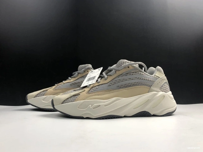 Adidas 700 Boost Yeezy Cream Cream GY7924 V2 0922